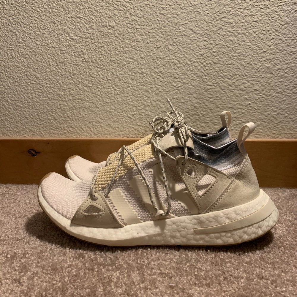 adidas AKRYN shoes